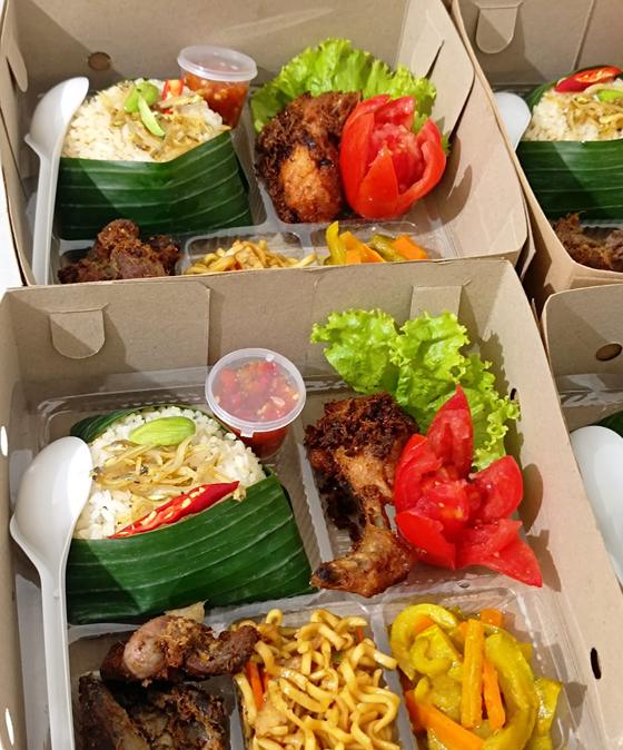 Nasi kotak berdaun pisang, Dapoer Suprihatin