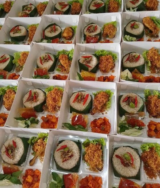 Nasi kotak dalam jumlah banyak, Dapoer Suprihatin