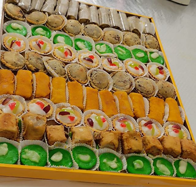 Foto nampan aneka kue basah Dapoer Suprihatin
