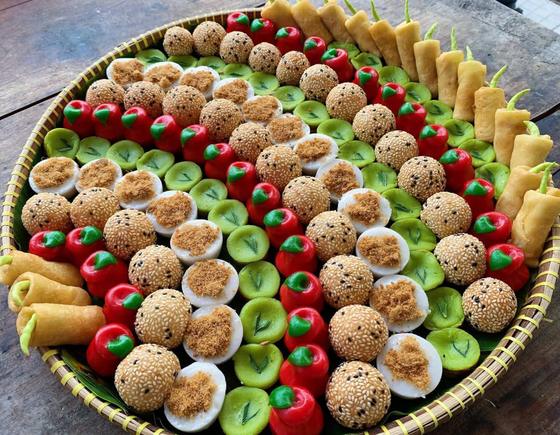 Nampan kue manis, Dapoer Suprihatin