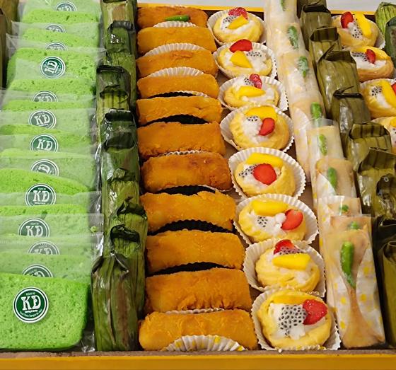 Foto nampan kue dari Dapoer Suprihatin