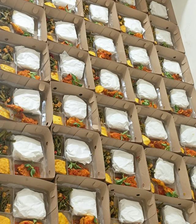 Foto nasi kotak ayam bumbu bali Dapoer Suprihatin
